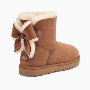 UGG Heritage Bow Boots